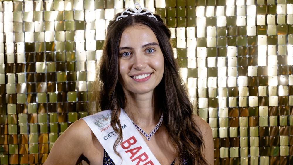 MissNews - Miss England finalist becomes first in pageant's history to ...